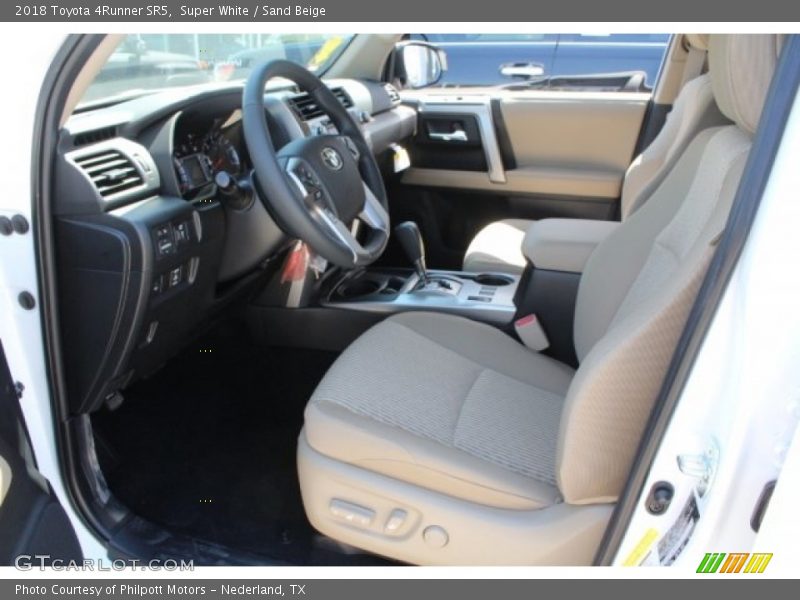 Super White / Sand Beige 2018 Toyota 4Runner SR5