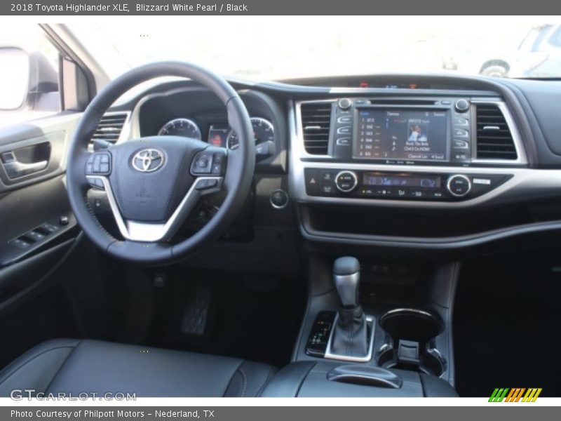 Blizzard White Pearl / Black 2018 Toyota Highlander XLE