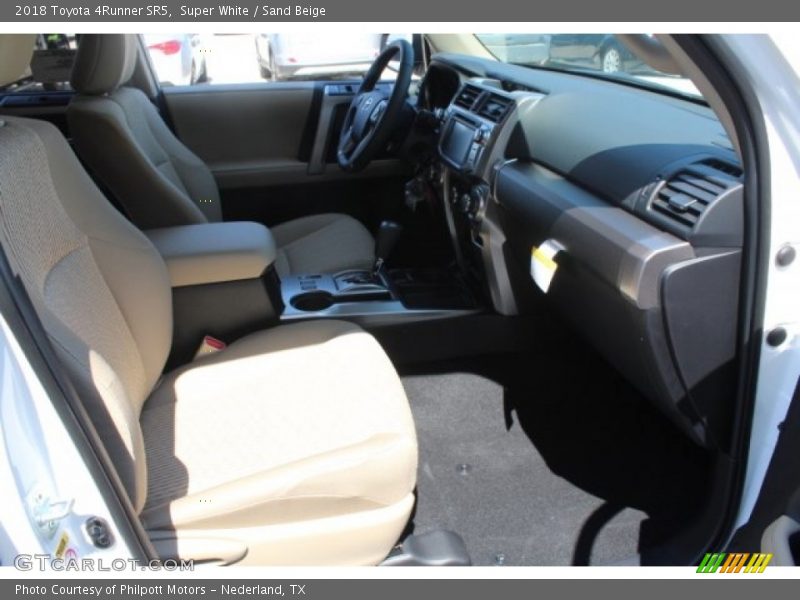 Super White / Sand Beige 2018 Toyota 4Runner SR5