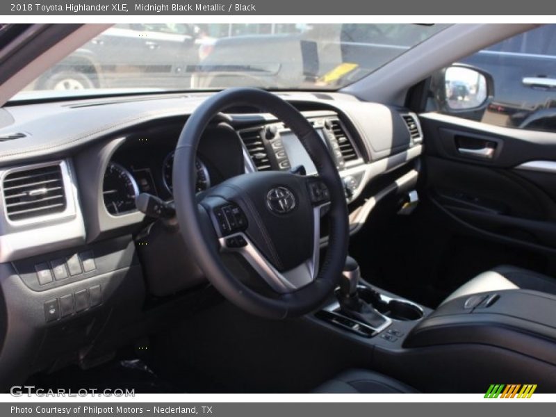 Midnight Black Metallic / Black 2018 Toyota Highlander XLE