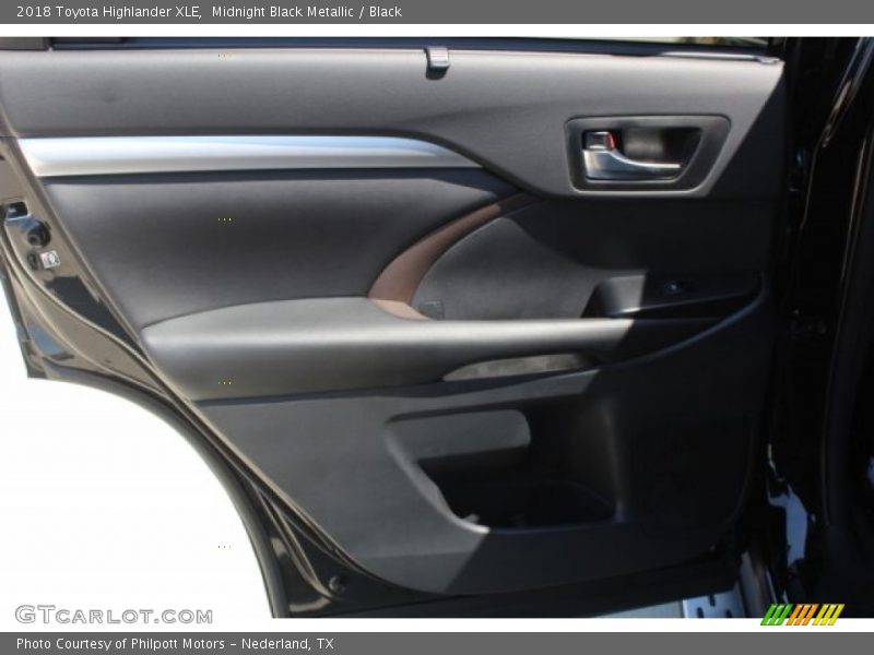Midnight Black Metallic / Black 2018 Toyota Highlander XLE