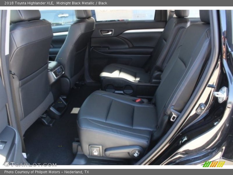 Midnight Black Metallic / Black 2018 Toyota Highlander XLE