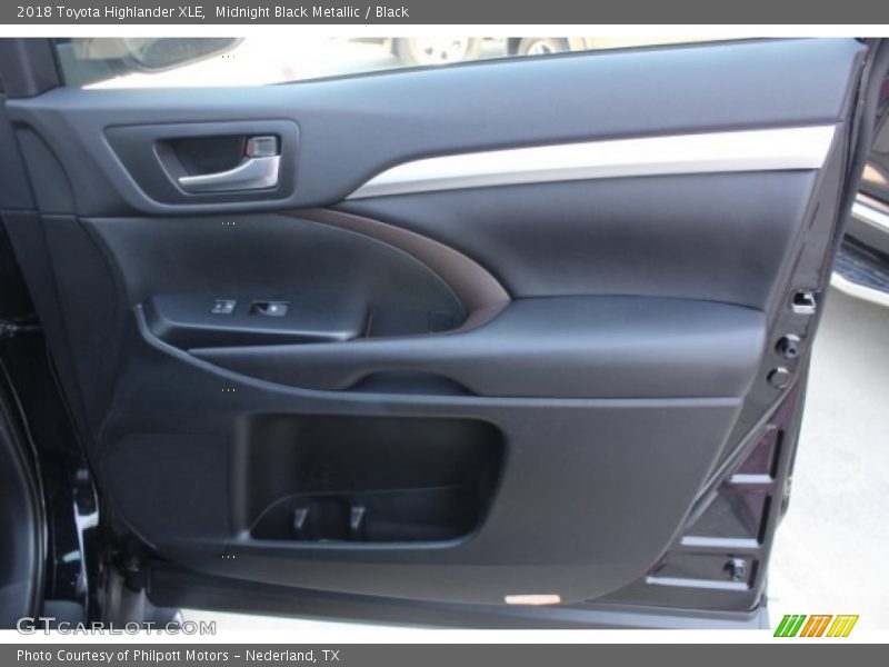 Midnight Black Metallic / Black 2018 Toyota Highlander XLE