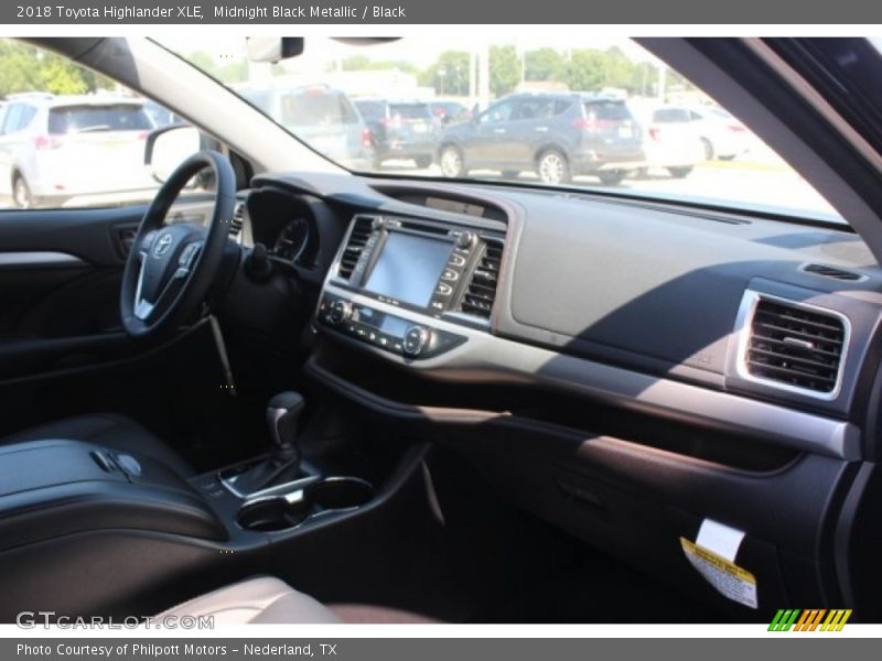 Midnight Black Metallic / Black 2018 Toyota Highlander XLE