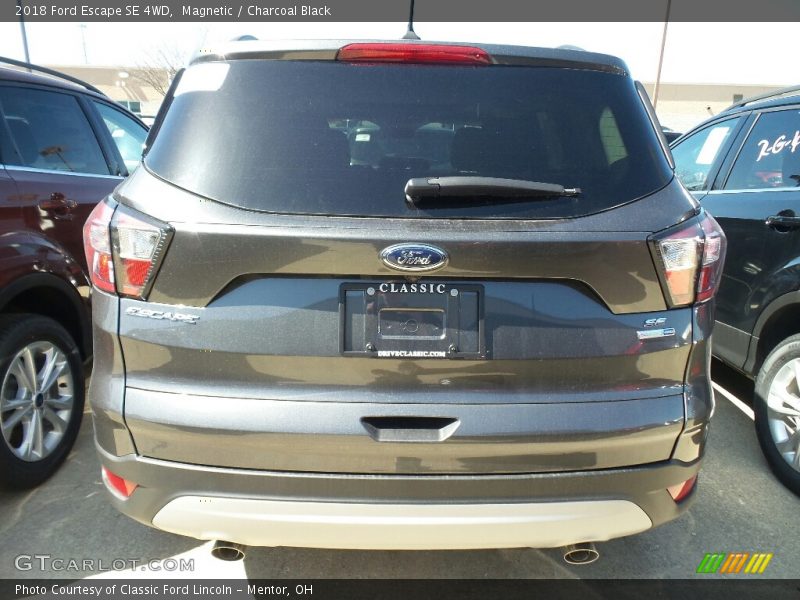 Magnetic / Charcoal Black 2018 Ford Escape SE 4WD