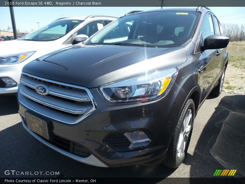Magnetic / Charcoal Black 2018 Ford Escape SE 4WD