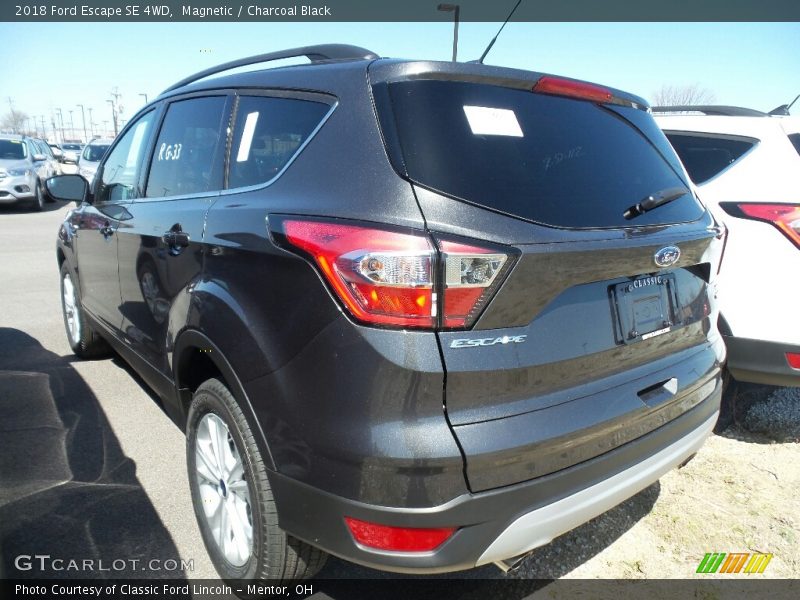 Magnetic / Charcoal Black 2018 Ford Escape SE 4WD