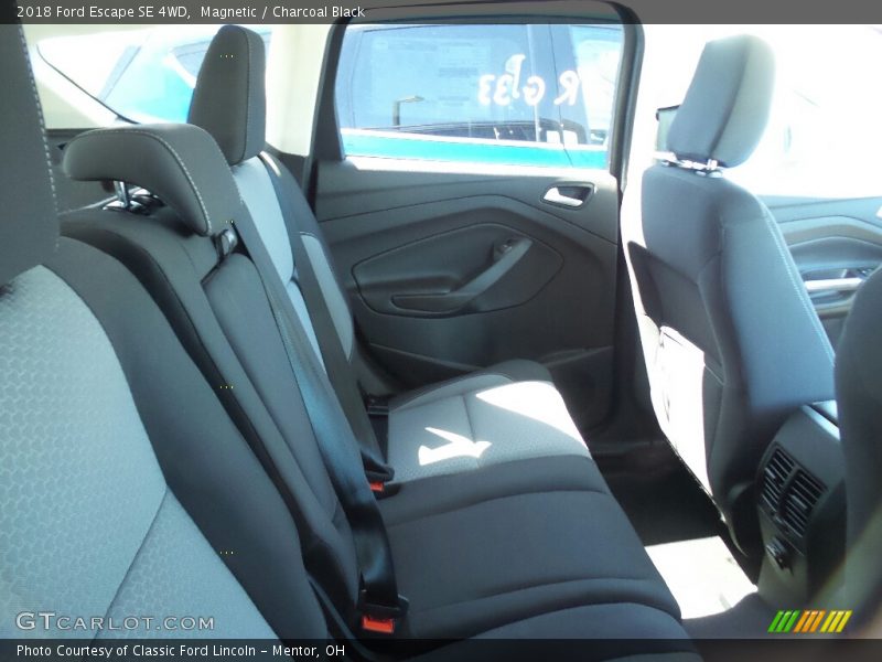 Magnetic / Charcoal Black 2018 Ford Escape SE 4WD