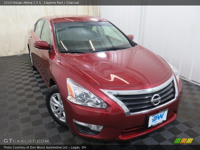 Cayenne Red / Charcoal 2014 Nissan Altima 2.5 S