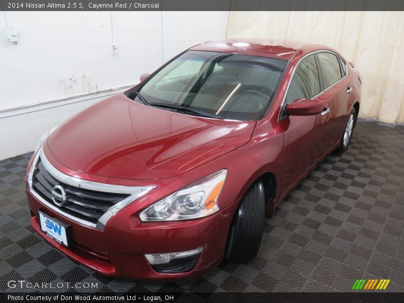 Cayenne Red / Charcoal 2014 Nissan Altima 2.5 S