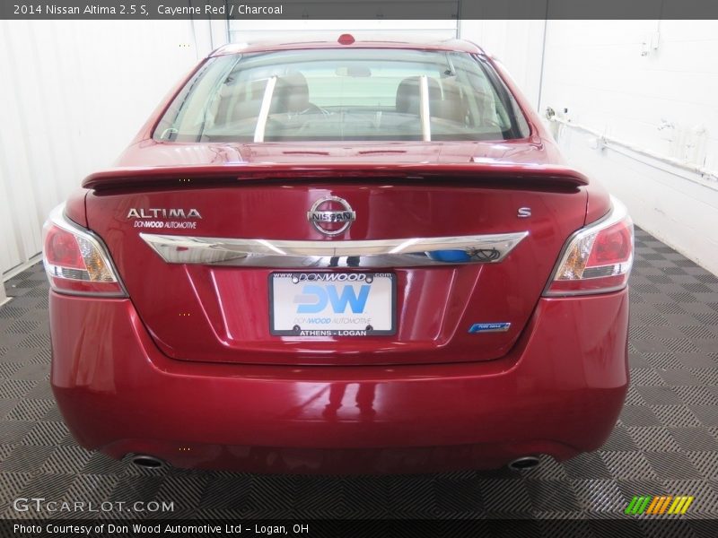 Cayenne Red / Charcoal 2014 Nissan Altima 2.5 S