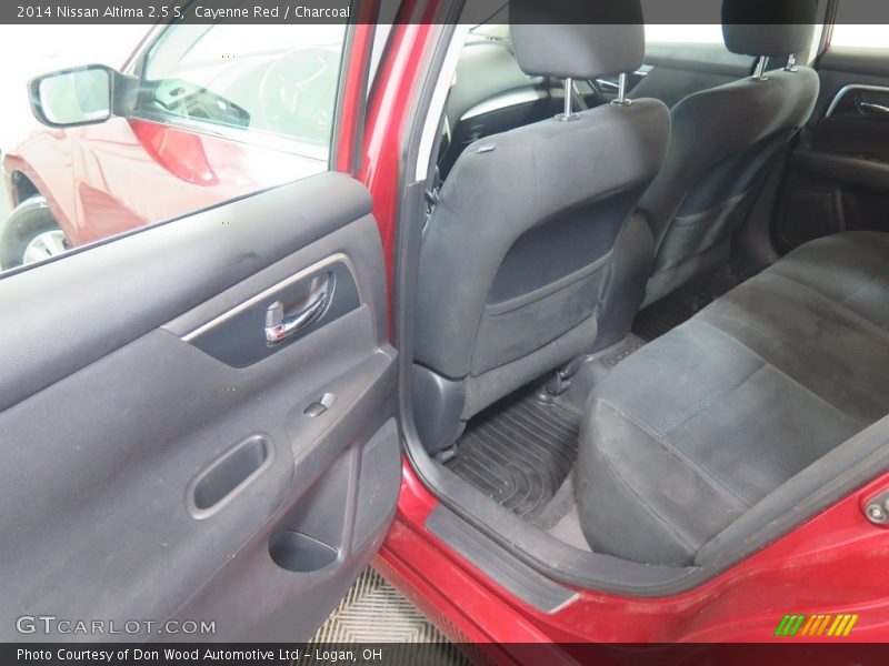 Cayenne Red / Charcoal 2014 Nissan Altima 2.5 S