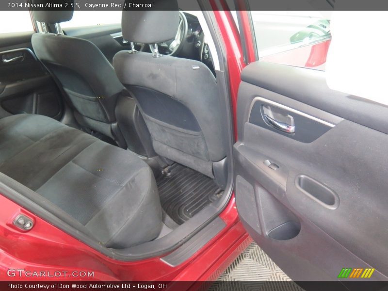 Cayenne Red / Charcoal 2014 Nissan Altima 2.5 S