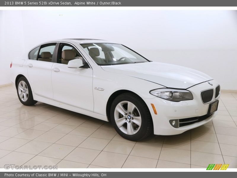 Alpine White / Oyster/Black 2013 BMW 5 Series 528i xDrive Sedan