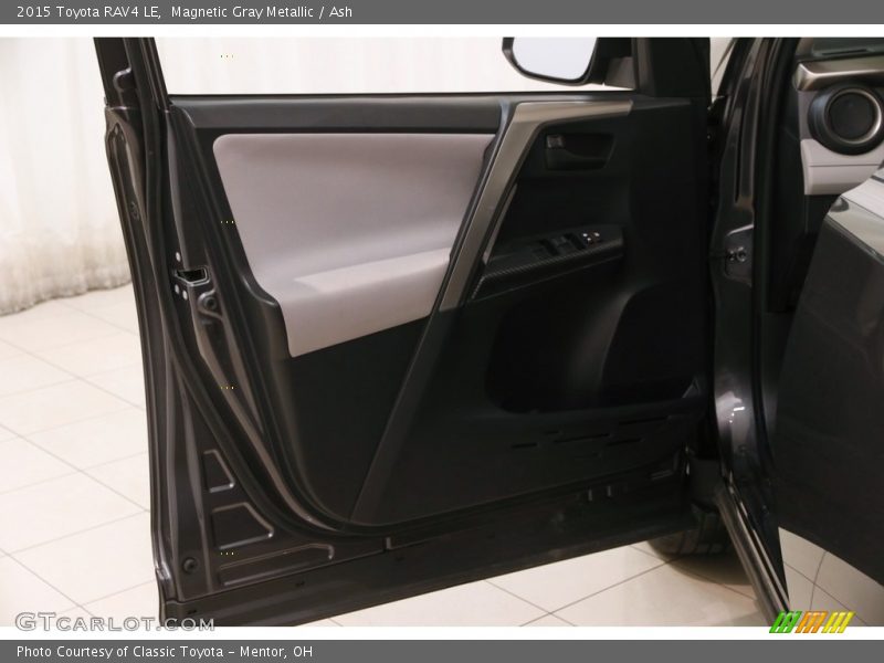 Magnetic Gray Metallic / Ash 2015 Toyota RAV4 LE