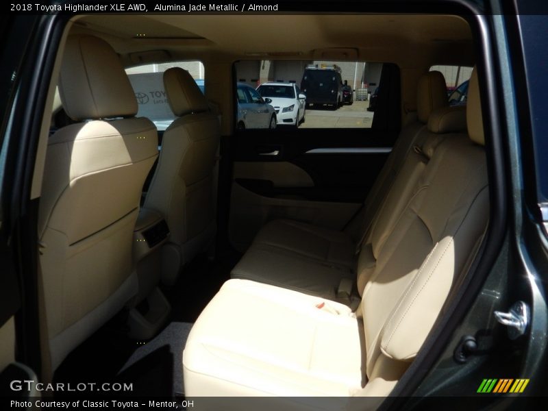 Alumina Jade Metallic / Almond 2018 Toyota Highlander XLE AWD