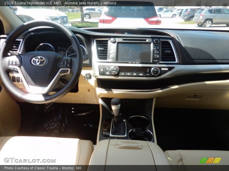 Alumina Jade Metallic / Almond 2018 Toyota Highlander XLE AWD