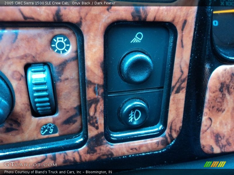 Onyx Black / Dark Pewter 2005 GMC Sierra 1500 SLE Crew Cab