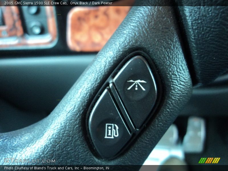 Onyx Black / Dark Pewter 2005 GMC Sierra 1500 SLE Crew Cab