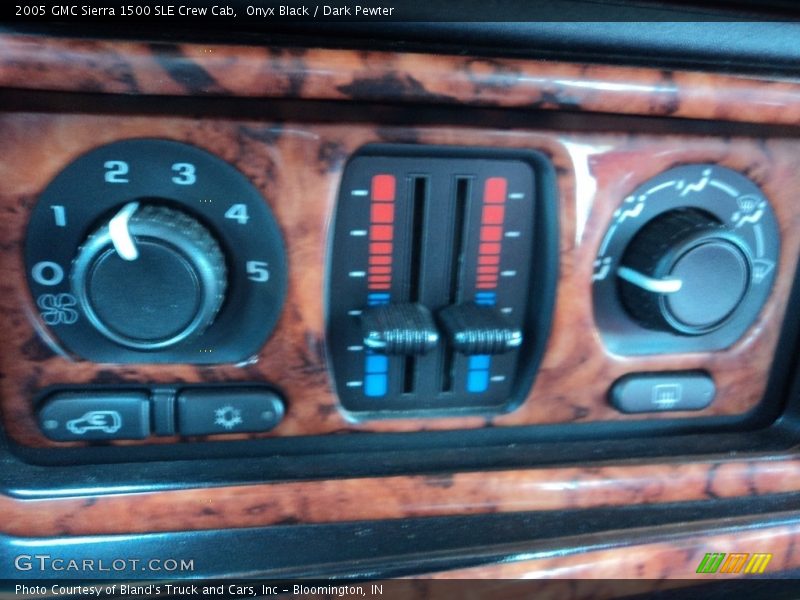 Onyx Black / Dark Pewter 2005 GMC Sierra 1500 SLE Crew Cab