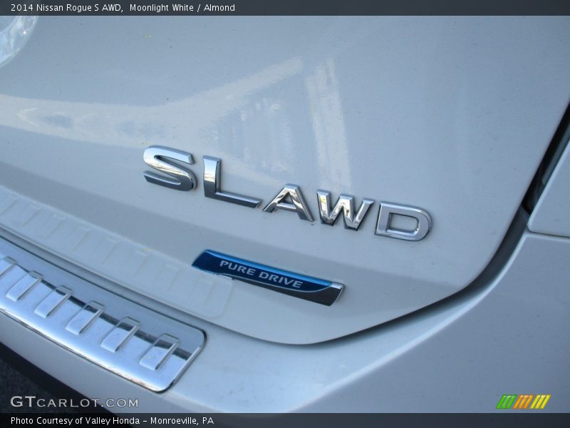 Moonlight White / Almond 2014 Nissan Rogue S AWD
