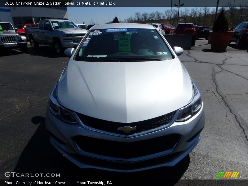 Silver Ice Metallic / Jet Black 2016 Chevrolet Cruze LS Sedan