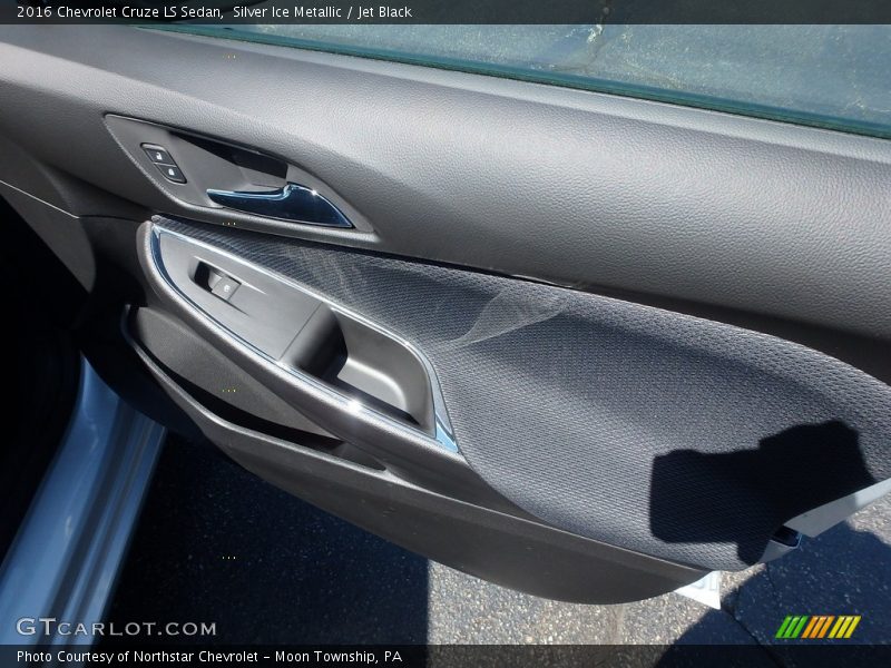 Silver Ice Metallic / Jet Black 2016 Chevrolet Cruze LS Sedan