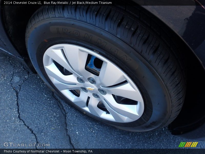 Blue Ray Metallic / Jet Black/Medium Titanium 2014 Chevrolet Cruze LS