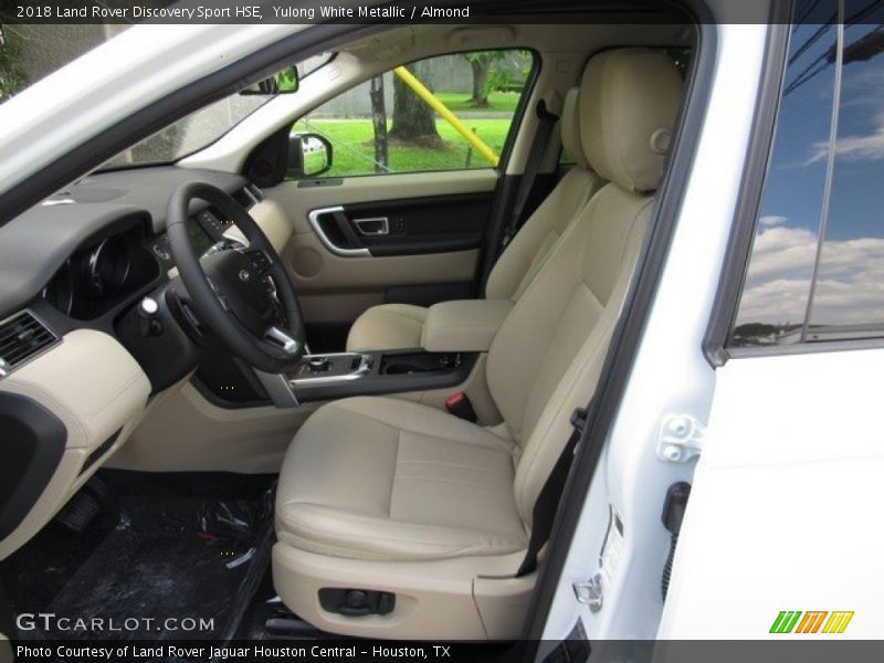Yulong White Metallic / Almond 2018 Land Rover Discovery Sport HSE