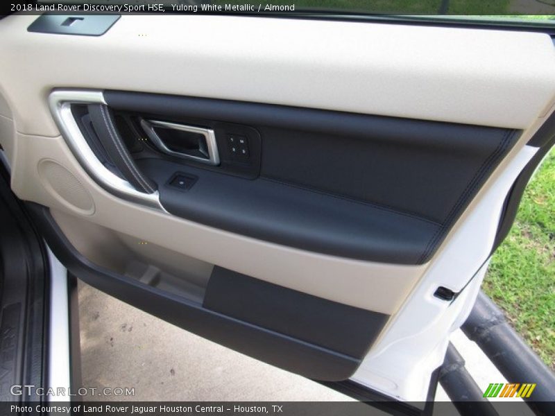 Yulong White Metallic / Almond 2018 Land Rover Discovery Sport HSE