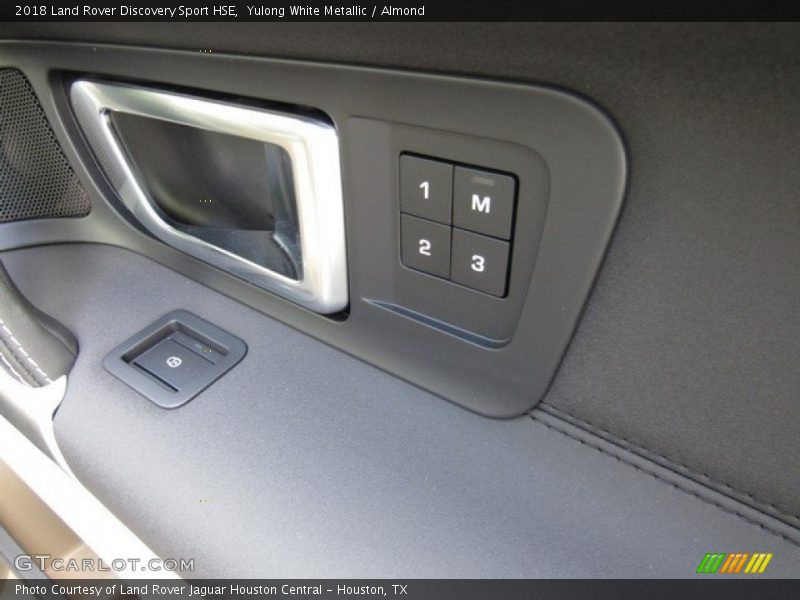 Yulong White Metallic / Almond 2018 Land Rover Discovery Sport HSE