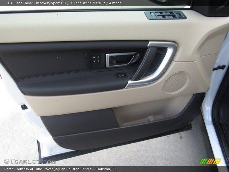 Yulong White Metallic / Almond 2018 Land Rover Discovery Sport HSE