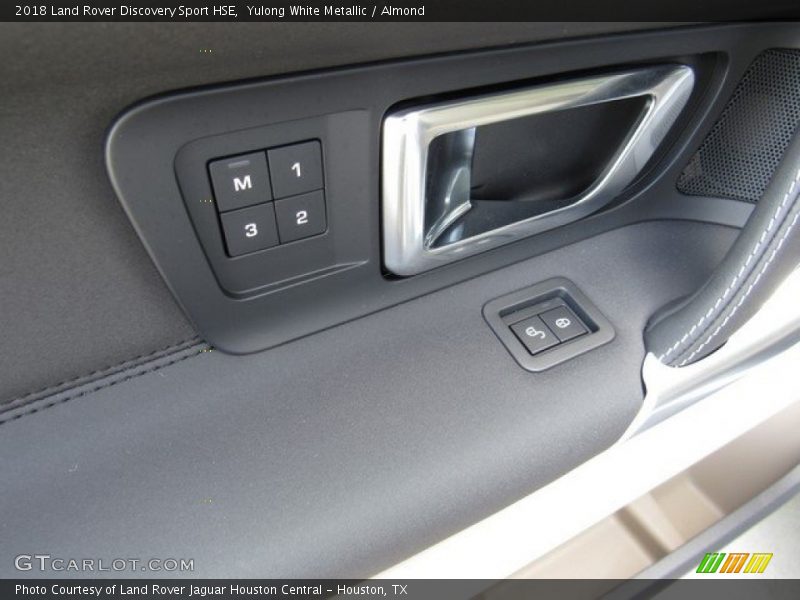 Yulong White Metallic / Almond 2018 Land Rover Discovery Sport HSE