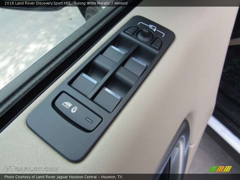 Yulong White Metallic / Almond 2018 Land Rover Discovery Sport HSE