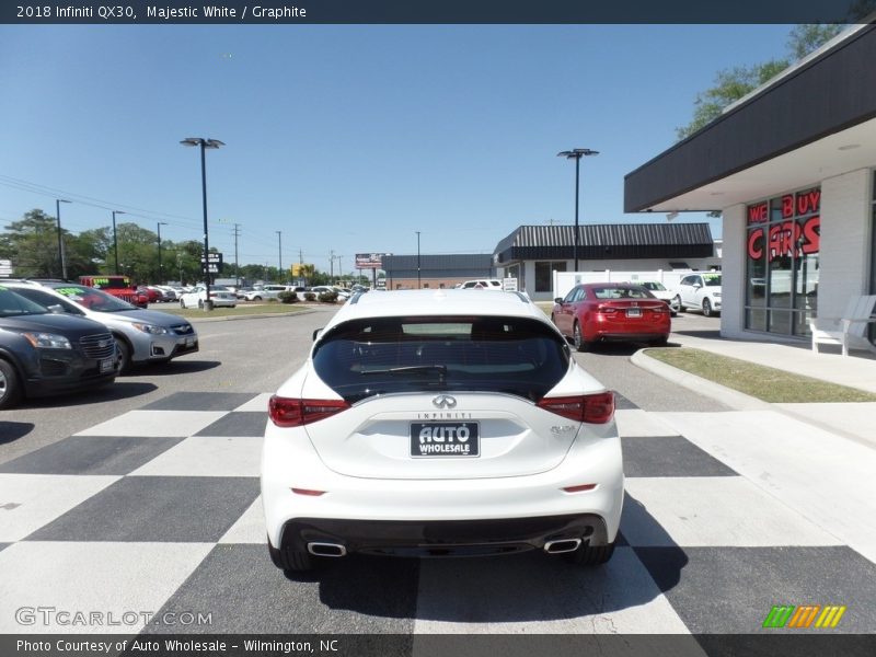 Majestic White / Graphite 2018 Infiniti QX30