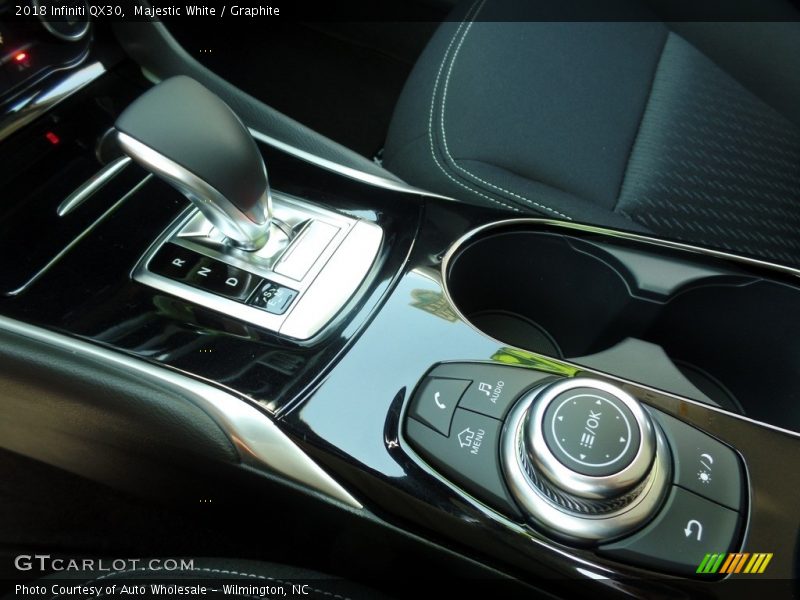 Majestic White / Graphite 2018 Infiniti QX30