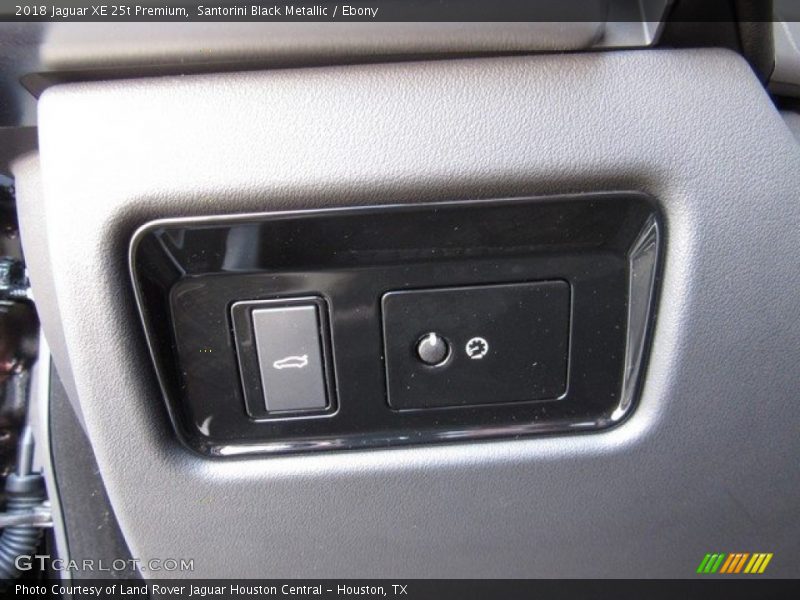 Santorini Black Metallic / Ebony 2018 Jaguar XE 25t Premium