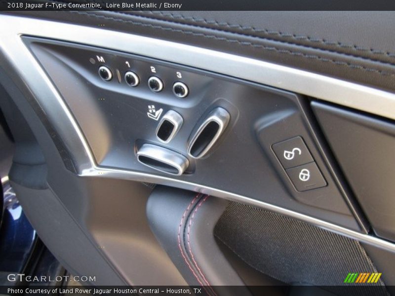 Controls of 2018 F-Type Convertible
