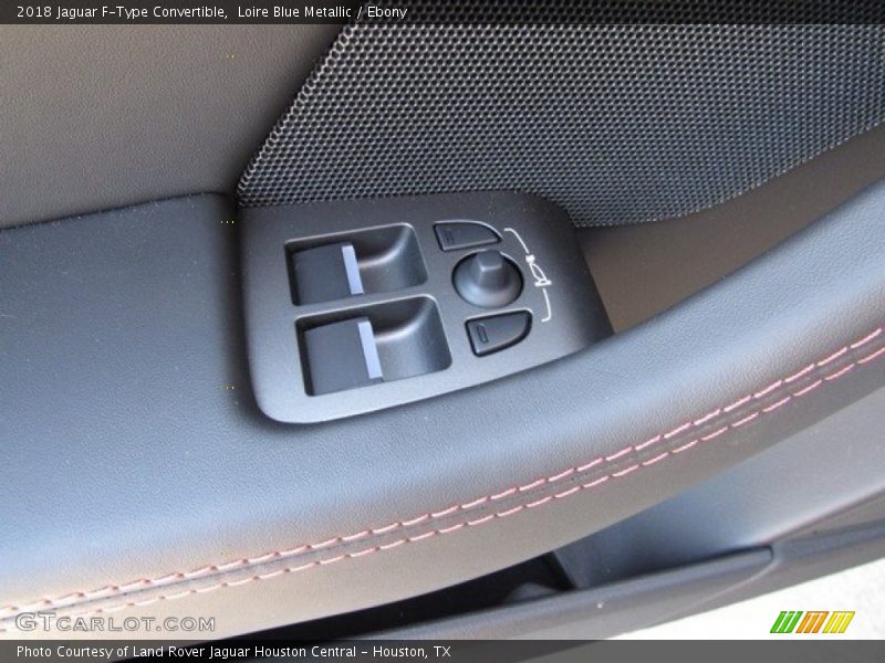 Controls of 2018 F-Type Convertible