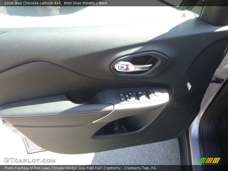 Billet Silver Metallic / Black 2019 Jeep Cherokee Latitude 4x4