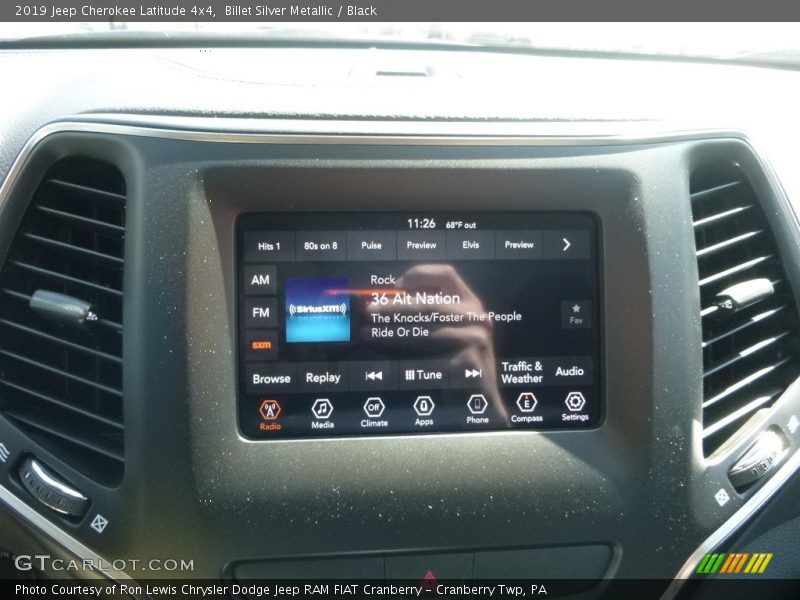 Billet Silver Metallic / Black 2019 Jeep Cherokee Latitude 4x4