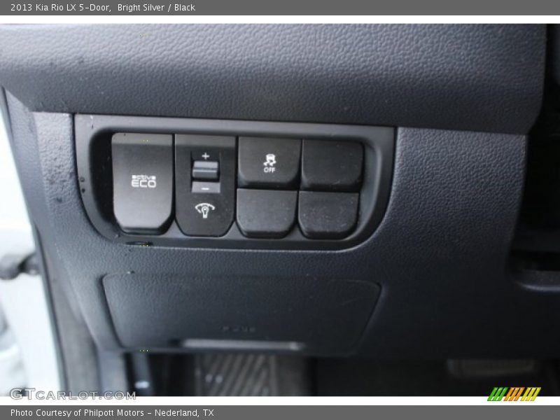 Bright Silver / Black 2013 Kia Rio LX 5-Door