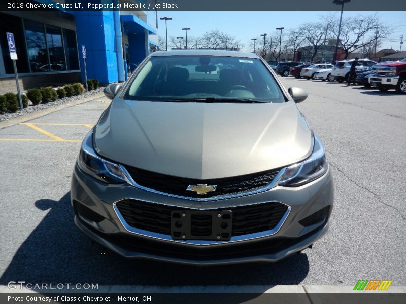 Pepperdust Metallic / Jet Black 2018 Chevrolet Cruze LT