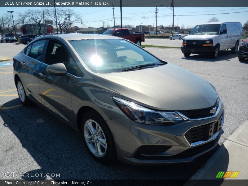 Pepperdust Metallic / Jet Black 2018 Chevrolet Cruze LT