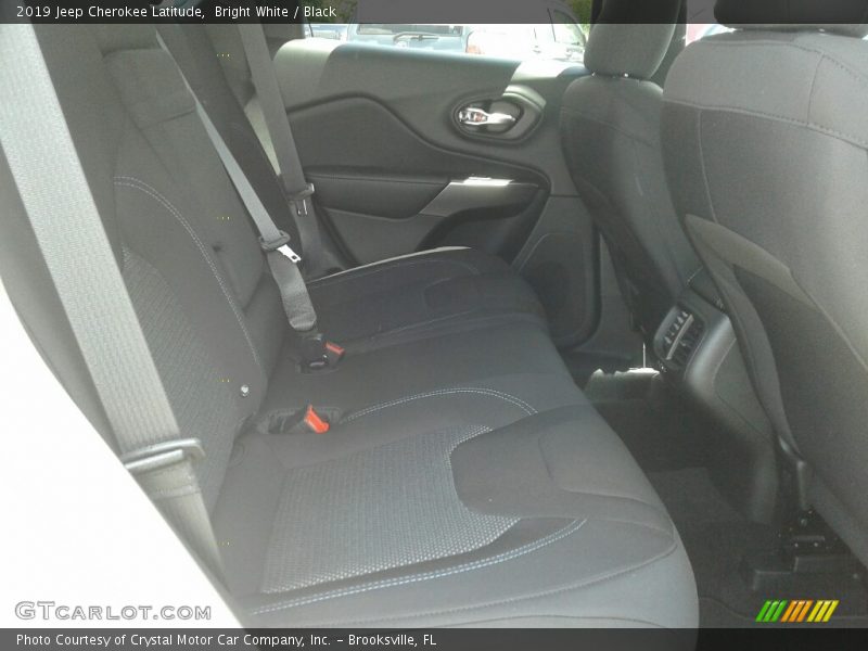 Bright White / Black 2019 Jeep Cherokee Latitude