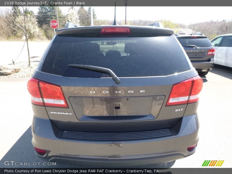 Granite Pearl / Black 2018 Dodge Journey SXT