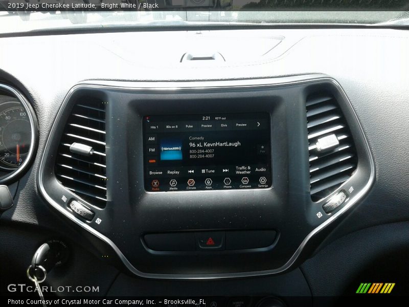 Bright White / Black 2019 Jeep Cherokee Latitude