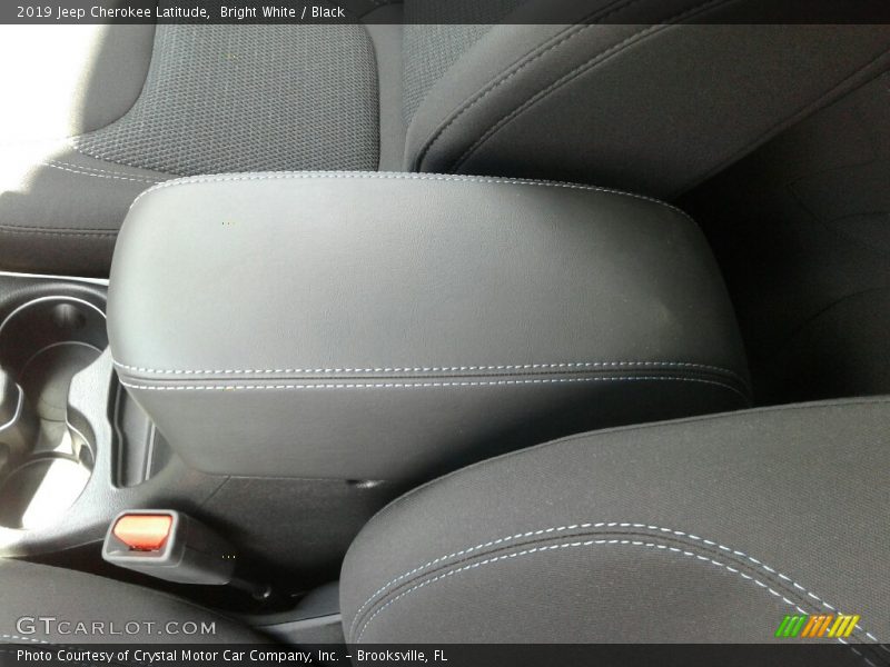 Bright White / Black 2019 Jeep Cherokee Latitude