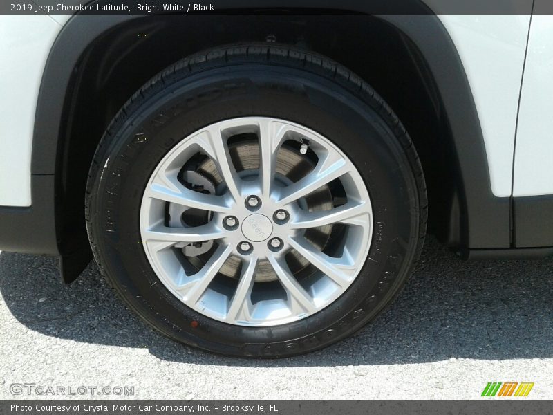 Bright White / Black 2019 Jeep Cherokee Latitude