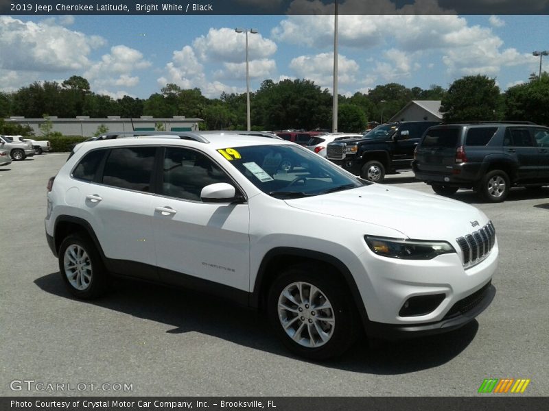 Bright White / Black 2019 Jeep Cherokee Latitude